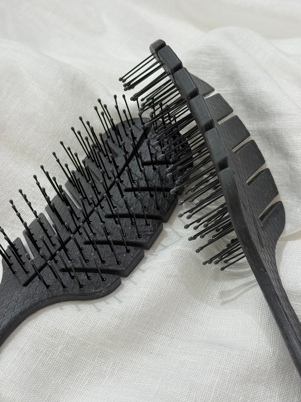 Signature Brush bristle detail