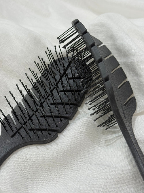 Signature Brush bristle detail