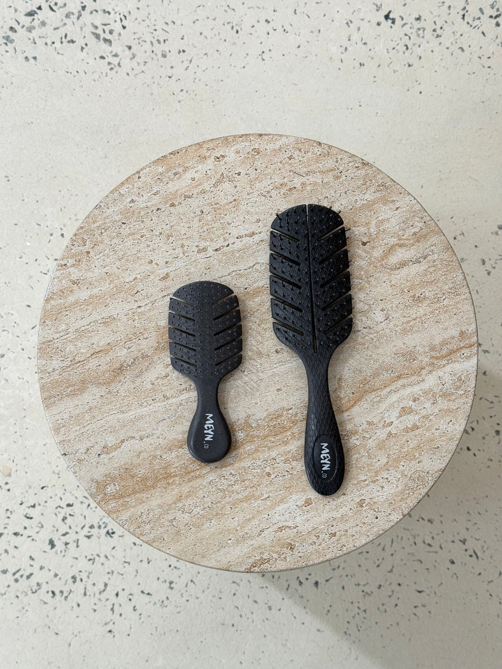 compare Signature and Signature Mini brushes